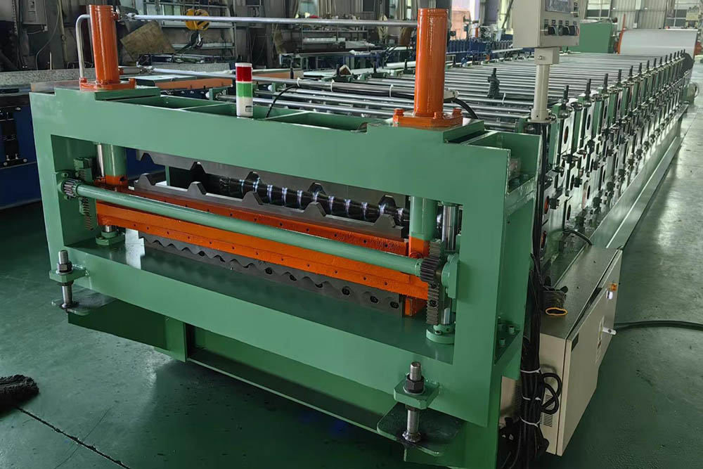 Double-layer roll forming machines