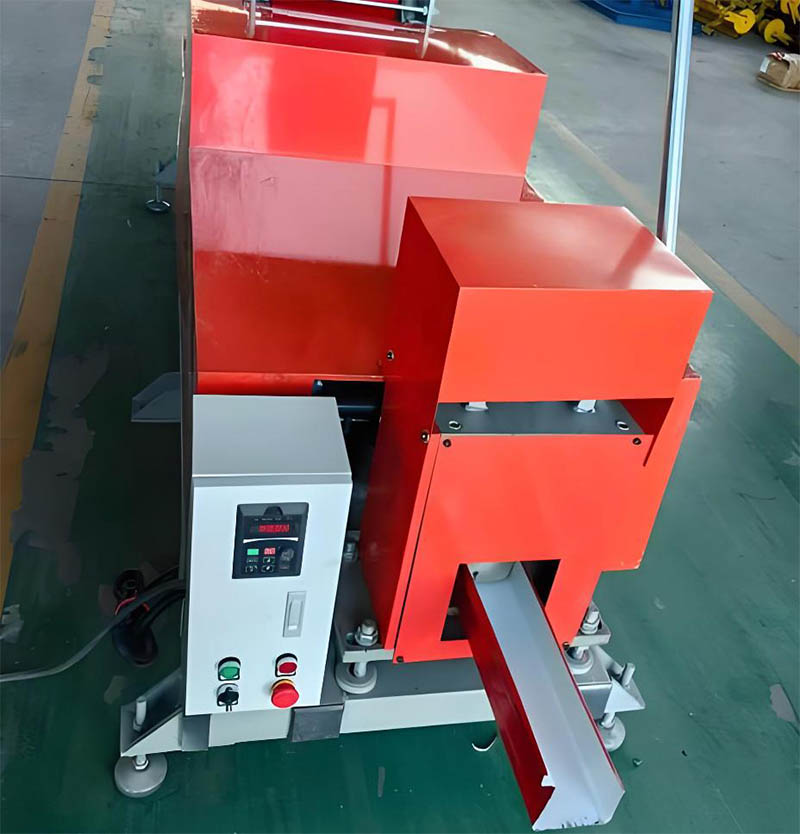 Portable seamless gutter machines